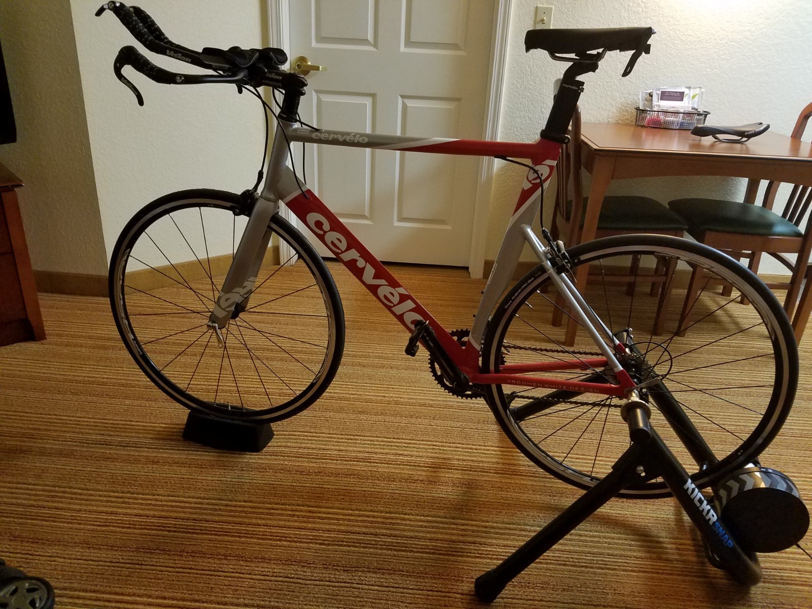 Cervelo P1 61cm Time Trial/Triathlon Bicycle - Shimano Ultegra 6600 10spd
