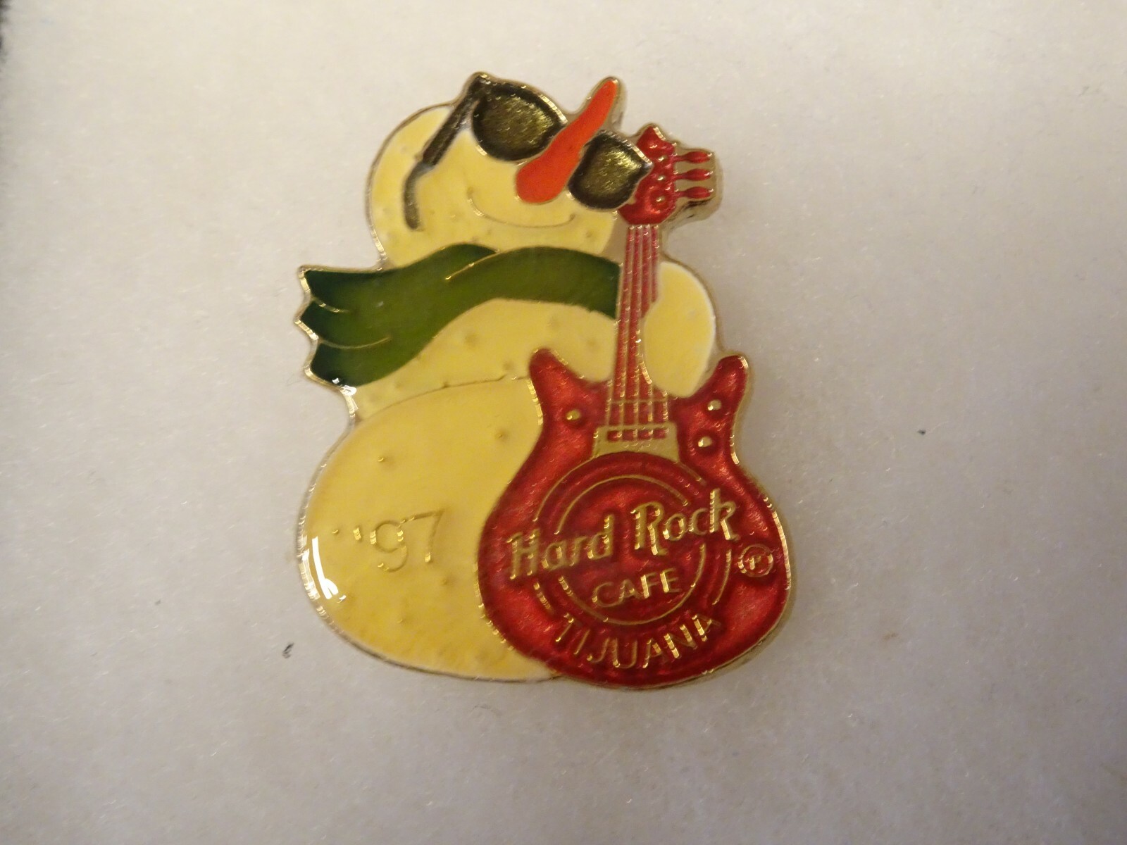 Hard Rock Cafe pin Tijuana Christmas 1997 Snowman playing