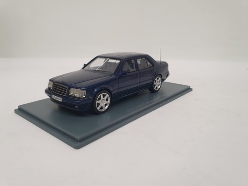 Mercedes-Benz E-Class Avantgarde ミニカー Amazon | KYOSHO 1/18 Mercedes Benz E-Class SEDAN Silver 京商