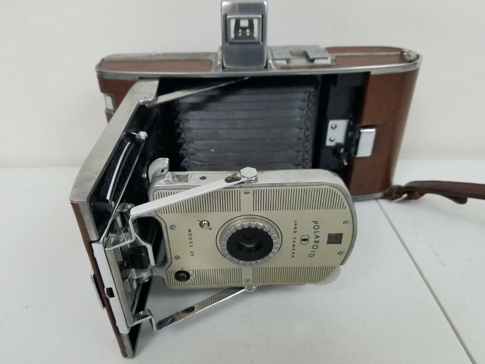 Polaroid Land Camera Model 95 with bag
