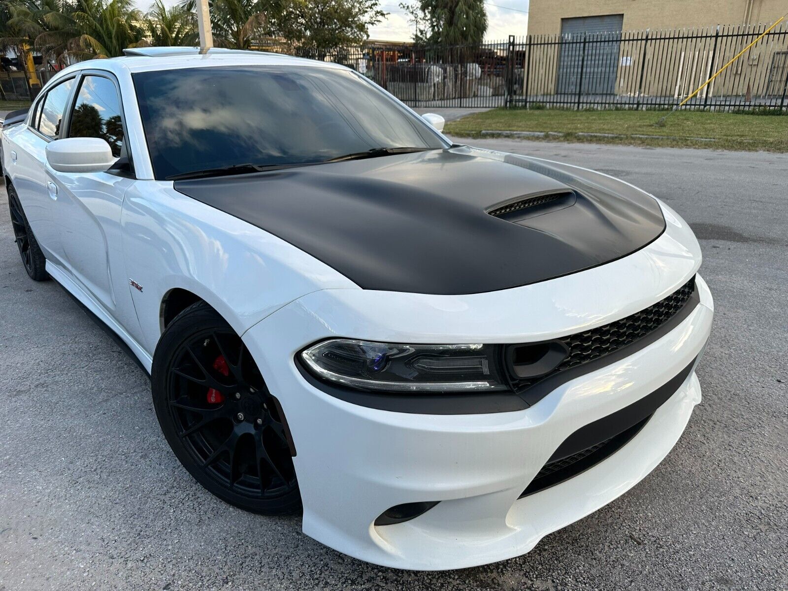 2016 DODGE CHARGER SCAT PACK 6.4 CLEAN AND CLEAR TITLE 68K MILES BEST OFFER