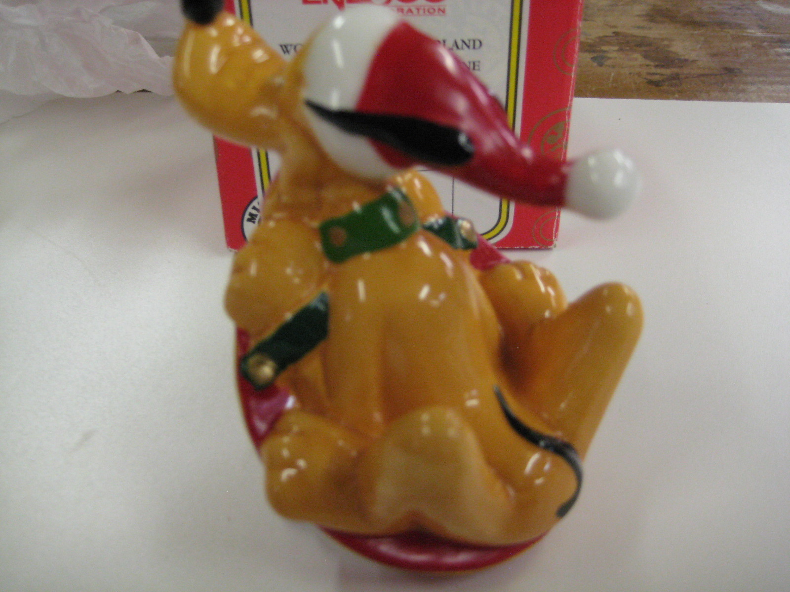 Enesco Disney Wonderful Winterland PLUTO on Saucer figurine 653055