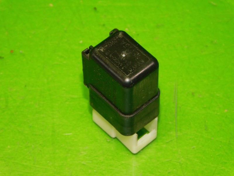 14-17 Infiniti QX50 OEM 25630-79960 12V multi purpose relay control Nissan