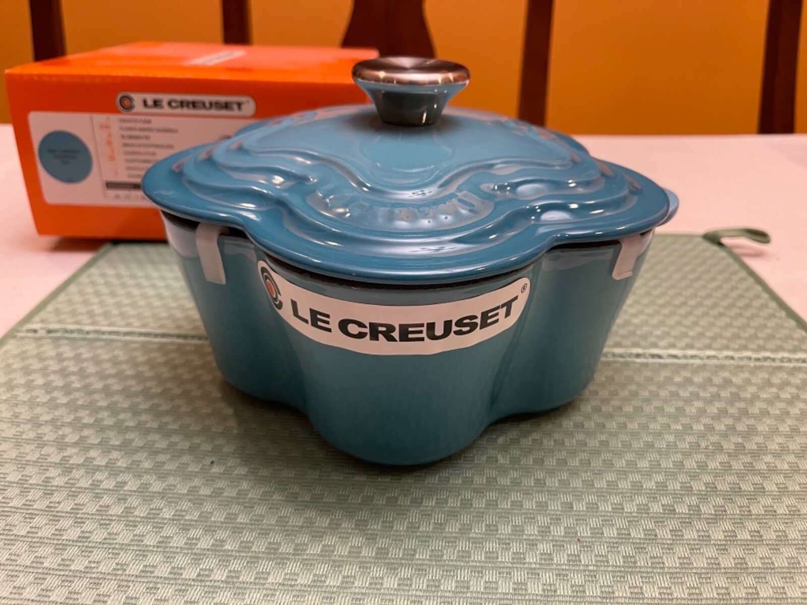 LE CREUSET FLEUR 3.7QT鍋 NEW Le Creuset Cocotte Fleur Flower