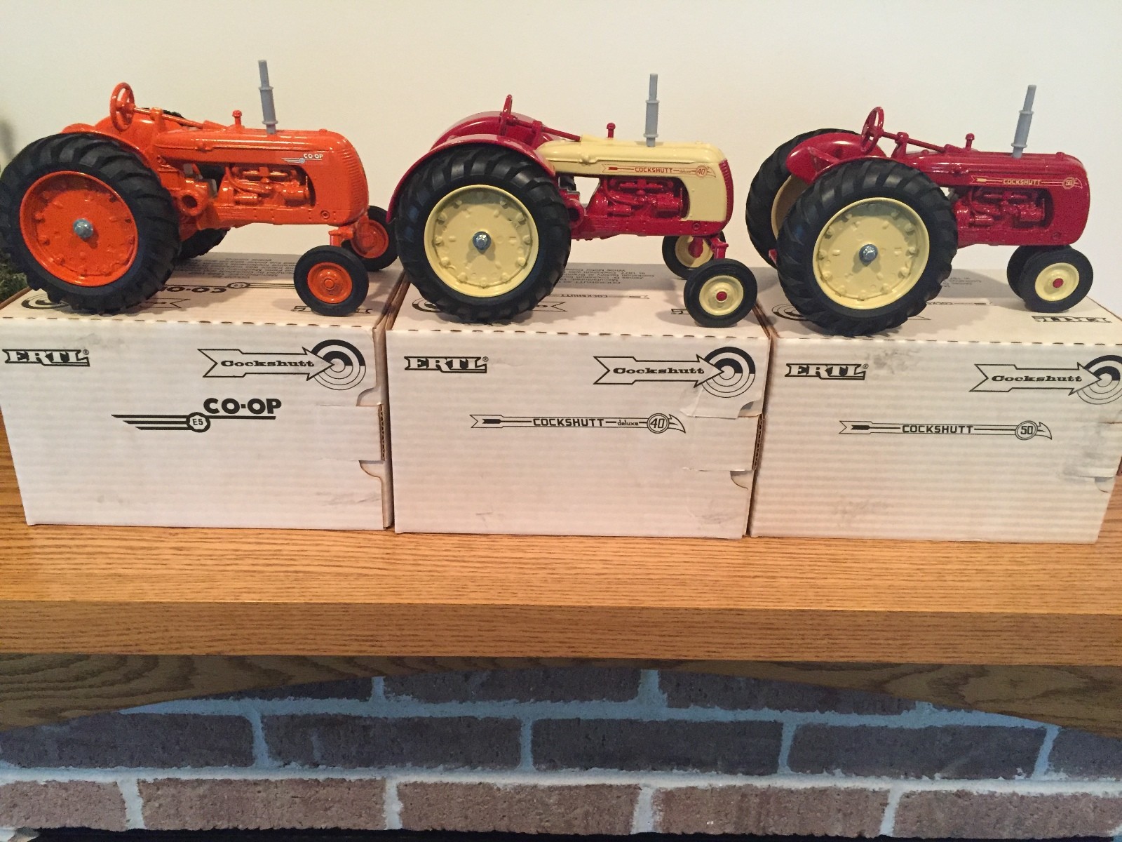 Cockshutt 50 40 Deluxe Co-Op E5 Farm Toy Museum Tractors 1/16 scale NIB by Ertl