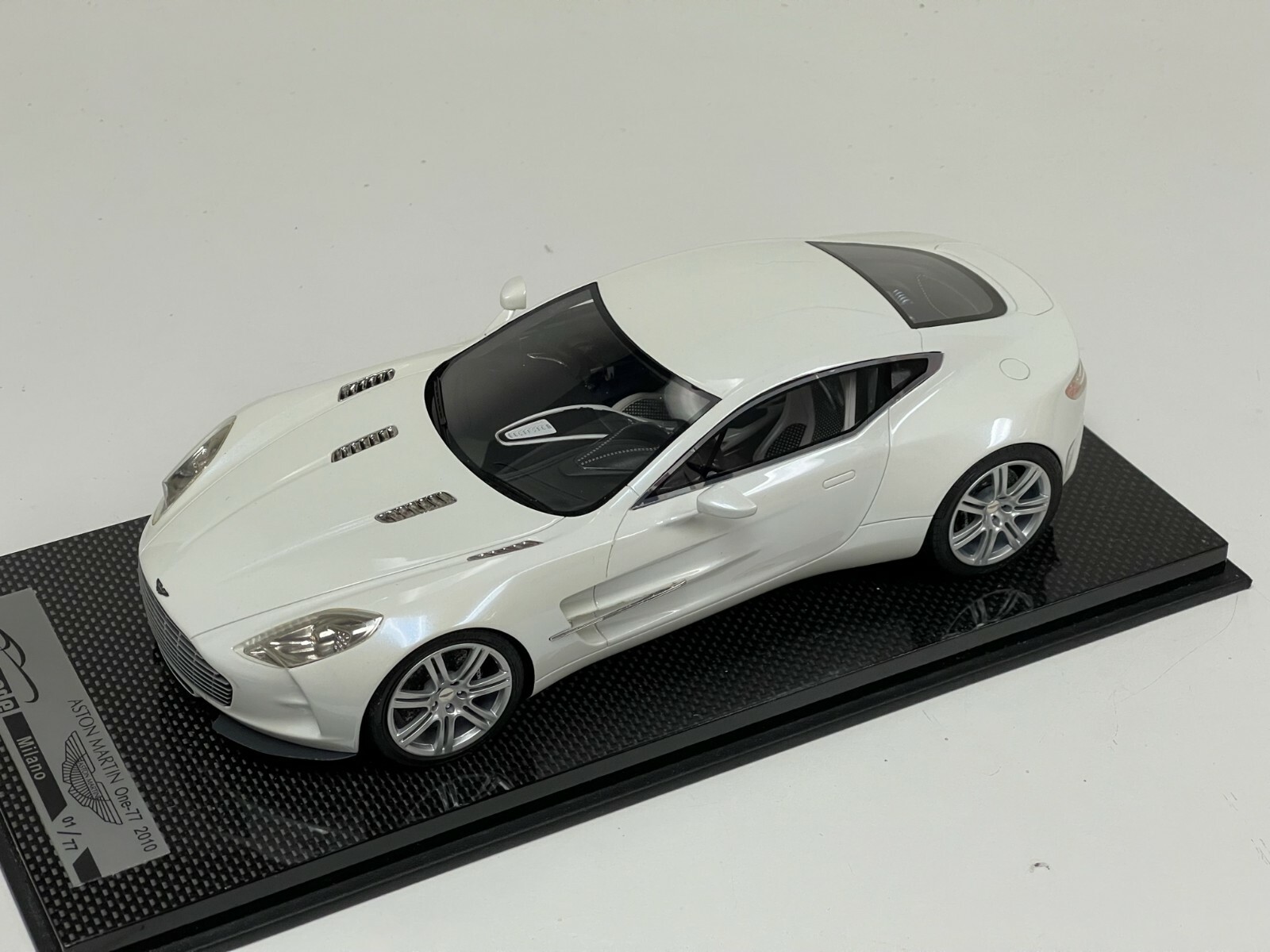 1/18 Tecnomodel Aston Martin One-77 in Frost White #01/77 1/18 Tecnomodel Aston Martin One-77 in Frost White #01/77