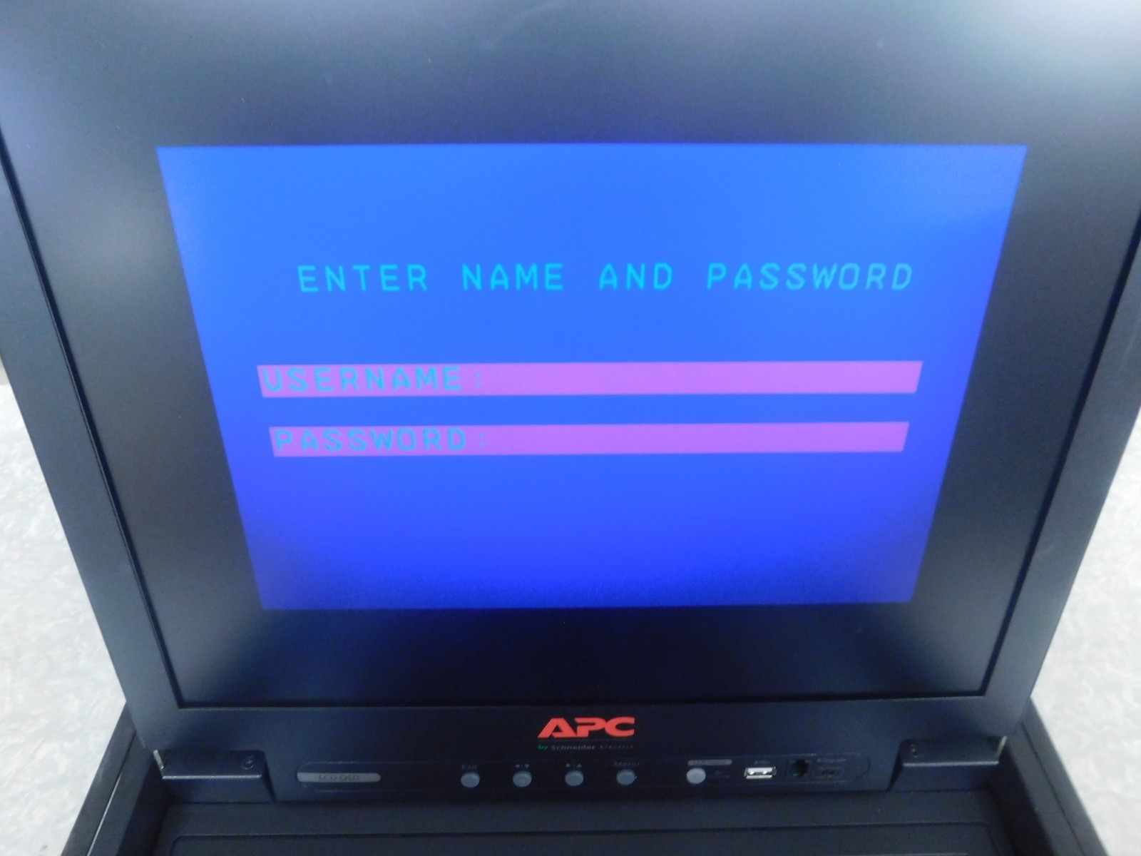 APC AP5808 17'' Rackmount LCD Console w/ 8-Port KVM Switch