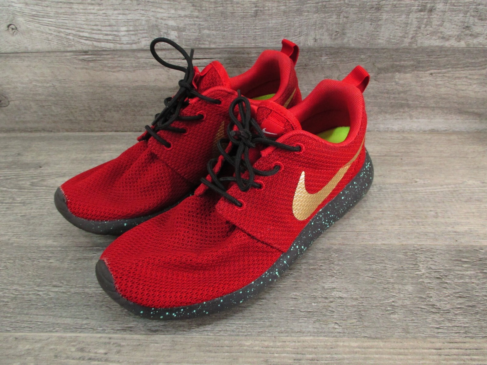 nike roshe run id red