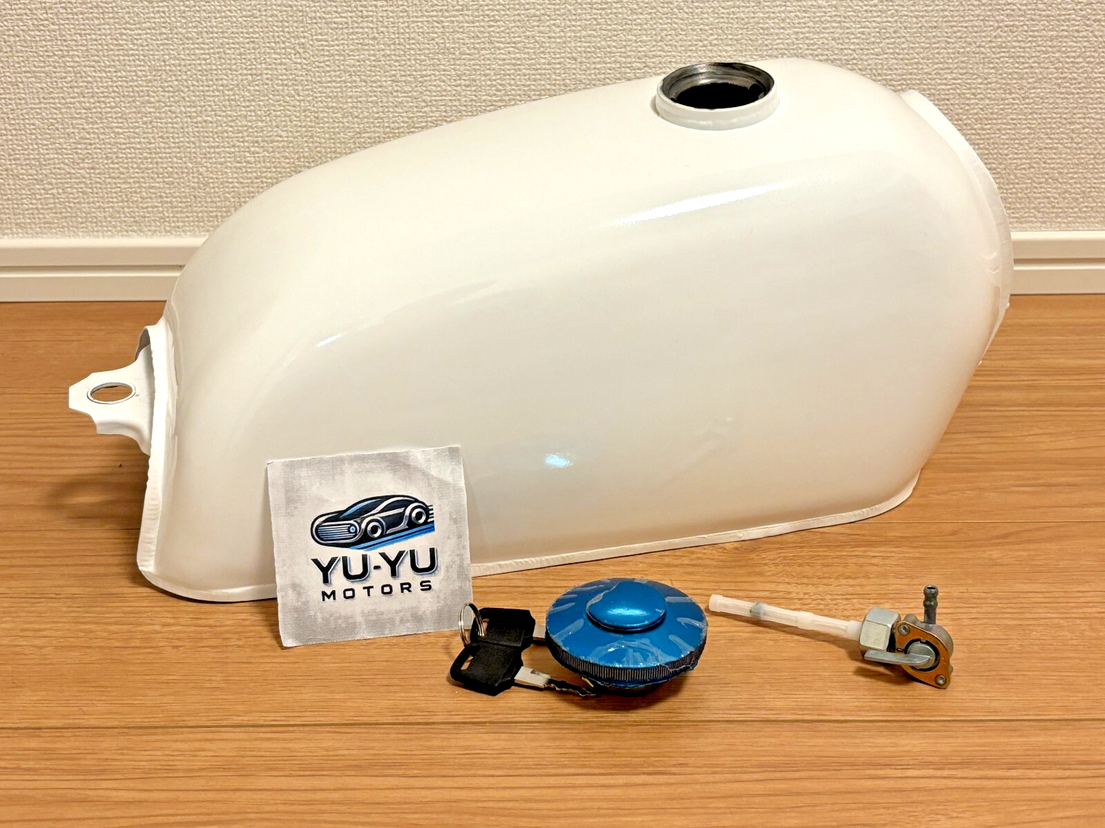 HONDA エイプ50、100タンク Motorcycle Parts center White fuel tank Honda Ape 50/100