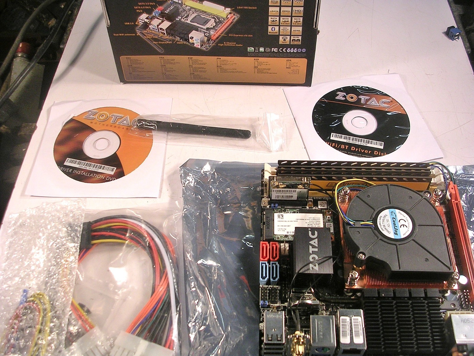 ZOTAC International  Z77-ITX WIFI  mini ITX - LGA1155 Socket - Z77