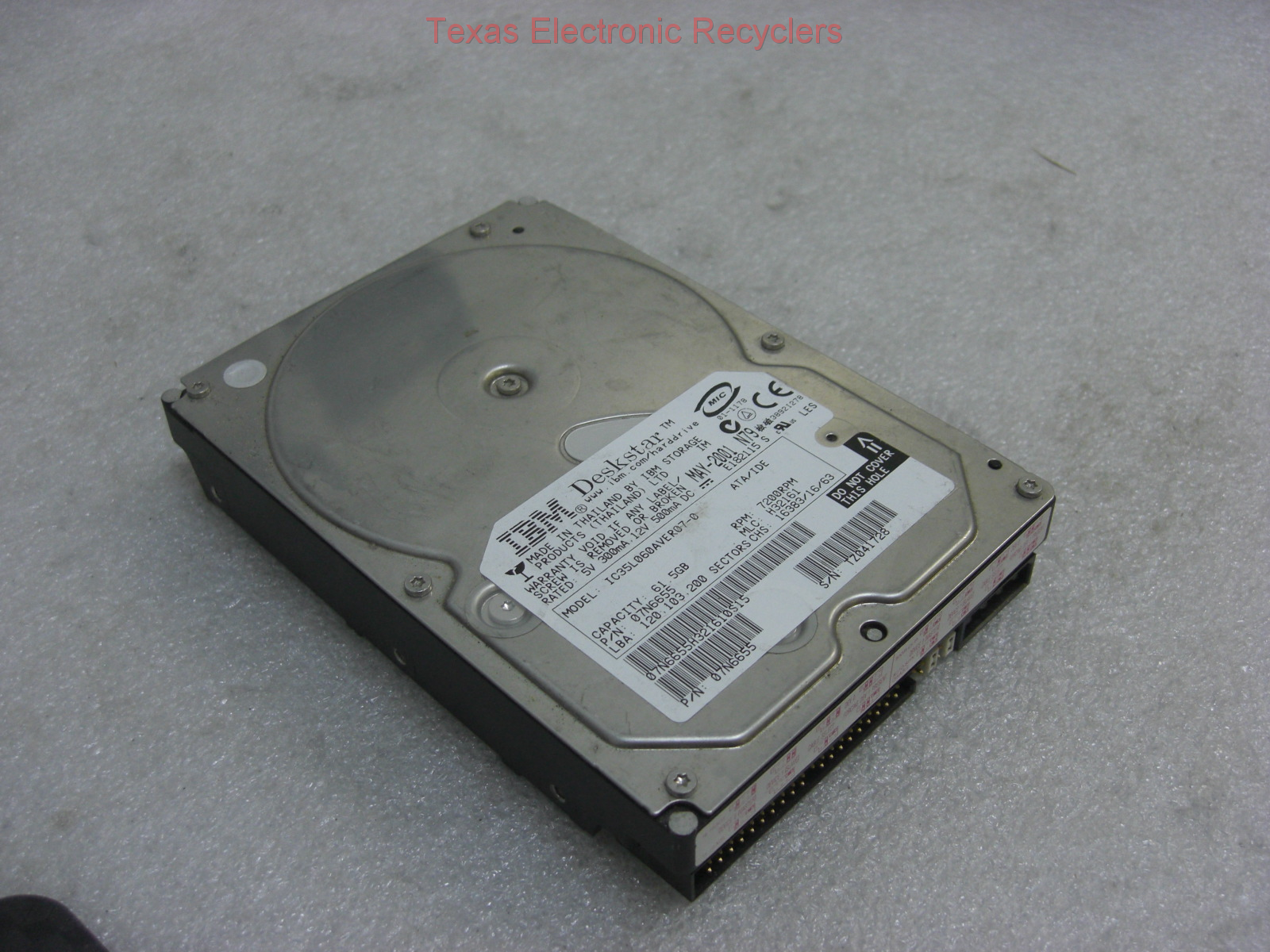 IBM Deskstar ic35l060aver07-0 07n6655 61.5GB IDE Hard Drive IBM Deskstar ic35l060aver07-0 07n6655 61.5GB IDE Hard Drive