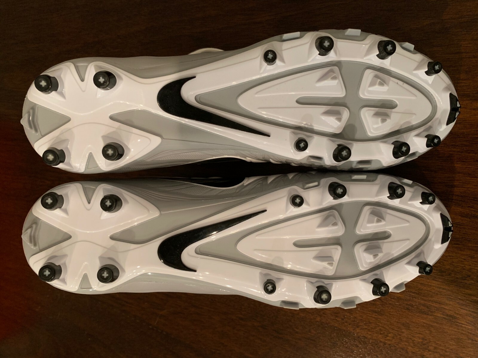 Nike Alpha Menace Varsity Mid Football Cleats NIB White Black Metallic Silver