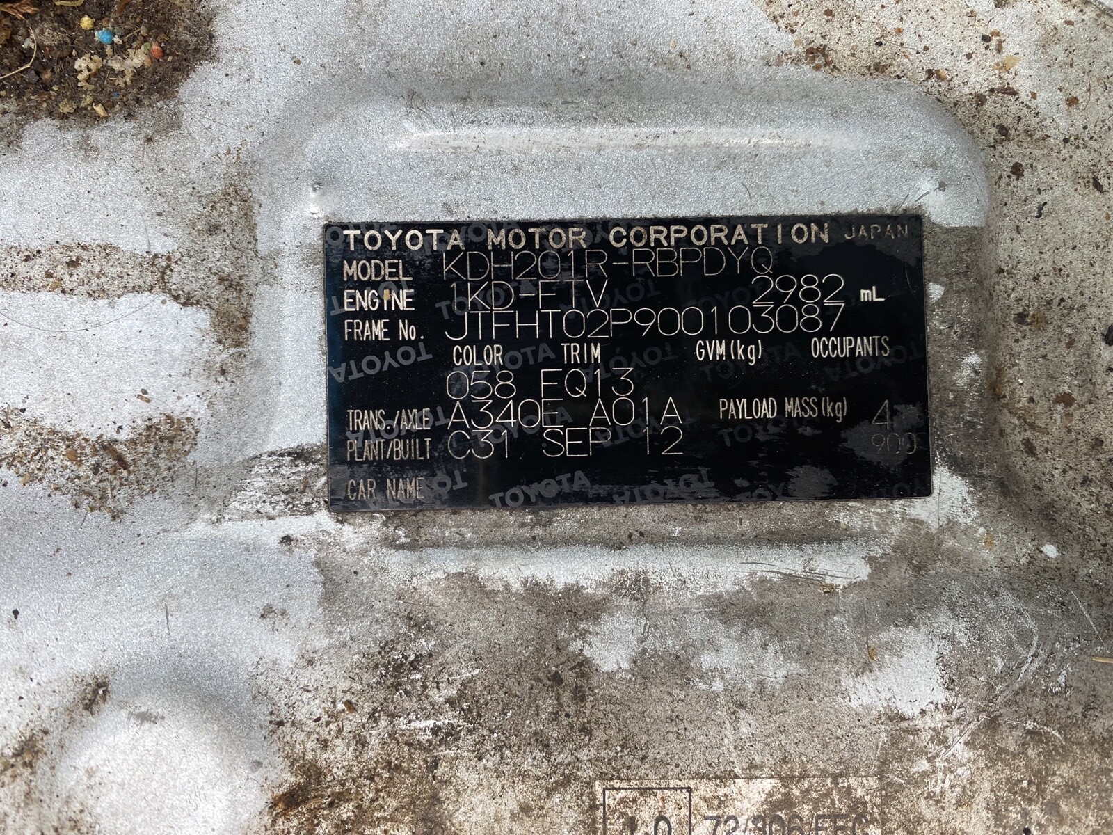 TOYOTA HIACE 2012 AUTO DIESEL KDH201R WRECKING ALL PARTS - thumbnail 4