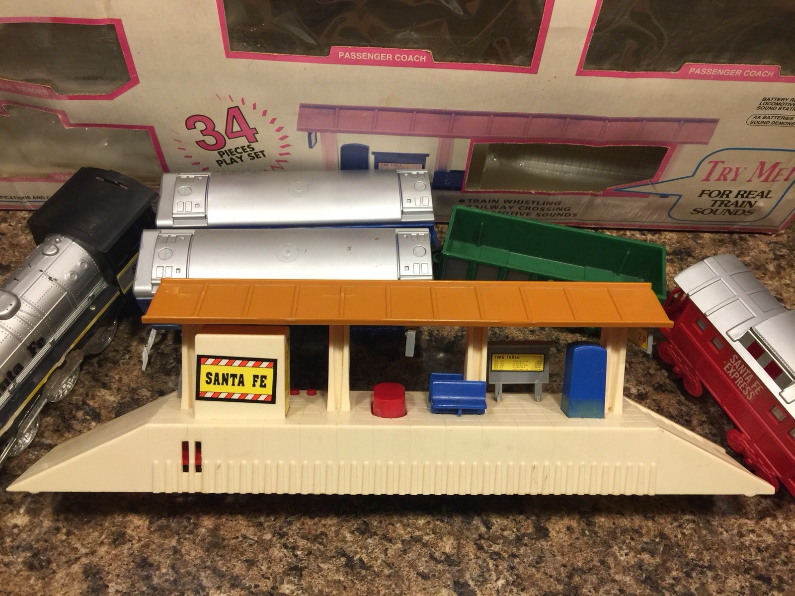 Vintage 1980’s Santa Fe Express Train Set Battery Run Smoke Light Sounds Works!