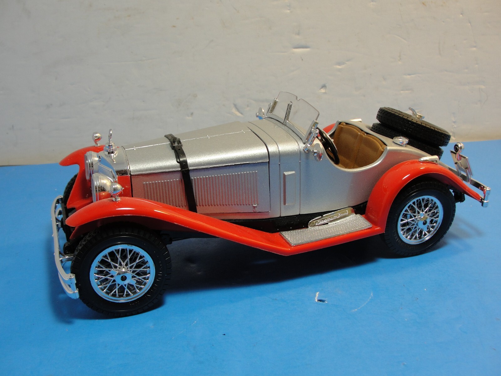 Burago 1/24 Scale Diecast 1509 - 1928 Mercedes Benz SSK