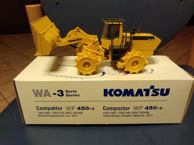 CONRAD KOMATSU WF 450-3 COMPACTOR / Müllverdichter MODEL 1:50 2437