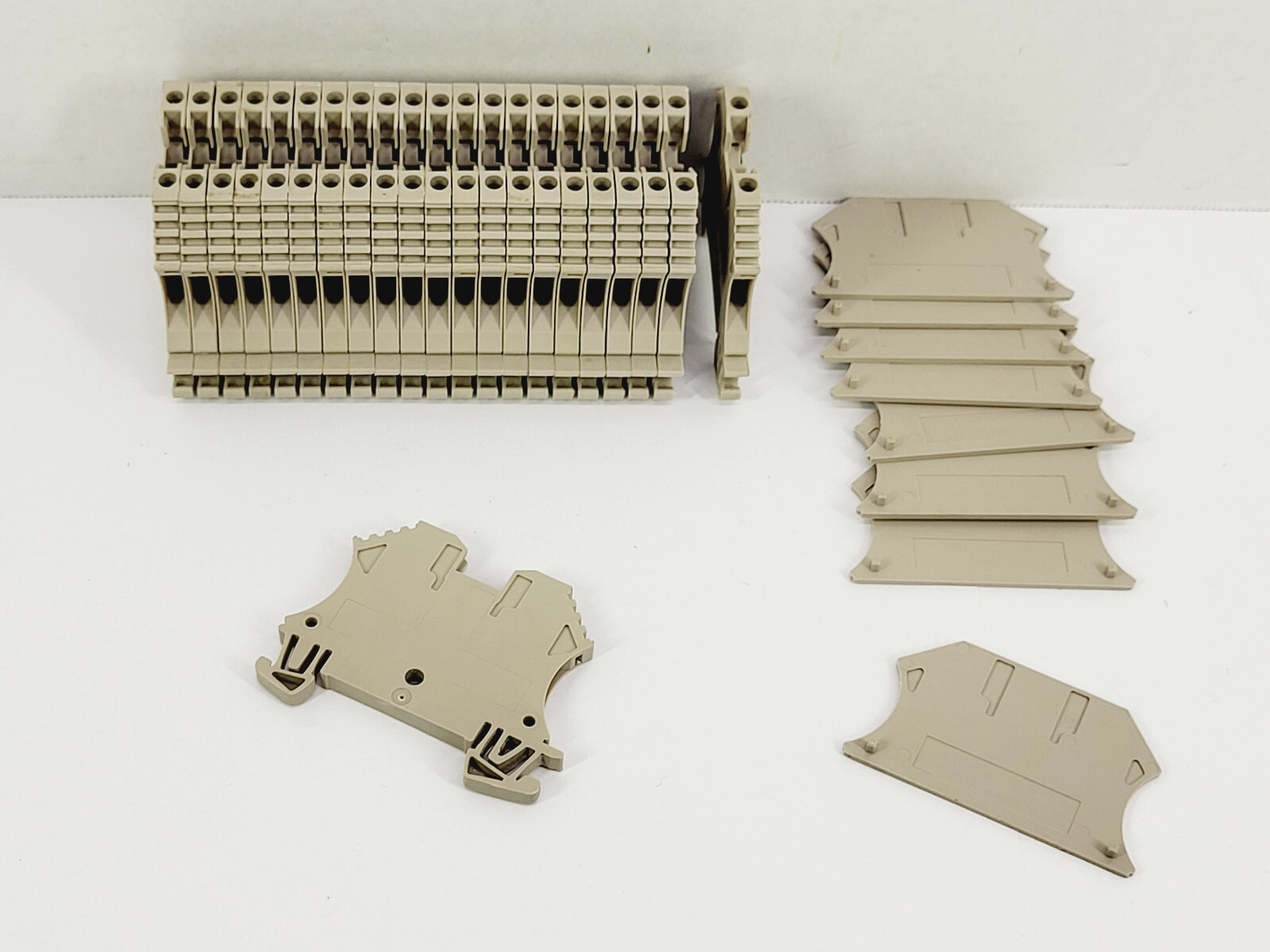 22) Weidmuller WDU 2,5 (1020000000) Modular Terminal Block w