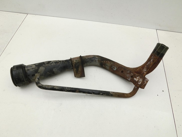 Toyota Land Cruiser 90 J9 96-02 D-4D 3,0 120KW Einfüllstutzen Toyota Land Cruiser 90 J9 96-02 01.02.2000 gebraucht Vorschau 4