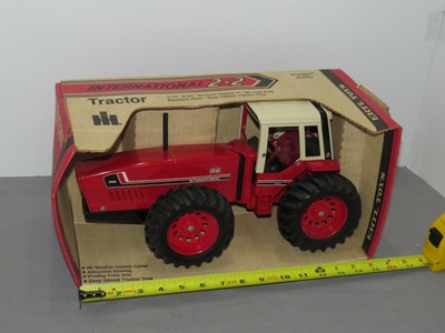 1/16 Vintage IH International Harvester 3588 2+2 4WD Tractor DieCast New by ERTL