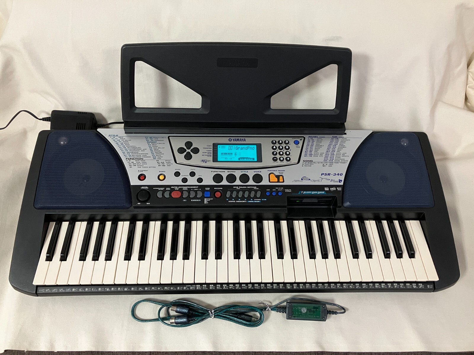 YAMAHA ヤマハ PSR-340 PORTATONE Yamaha PSR-340 Portatone Electronic Keyboard with Music