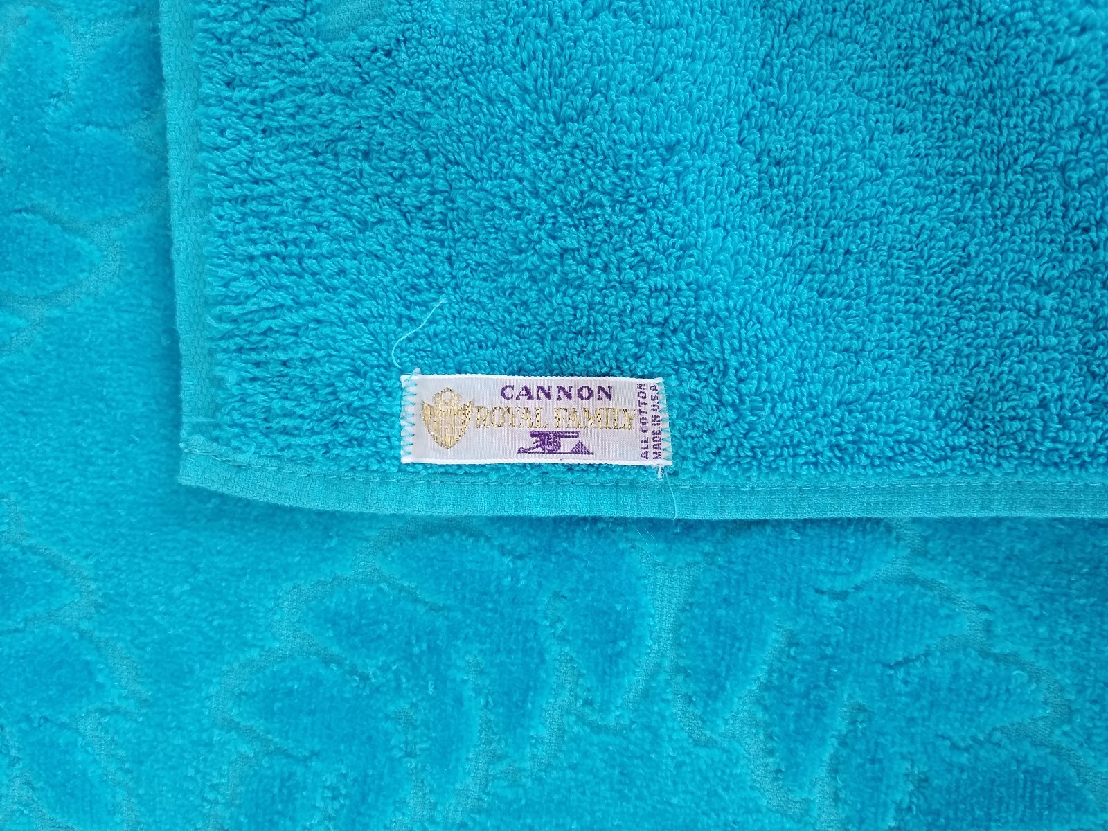 Vintage CANNON Mid Century Aqua Teal BLUE Sculptured Velvet Hand Towel