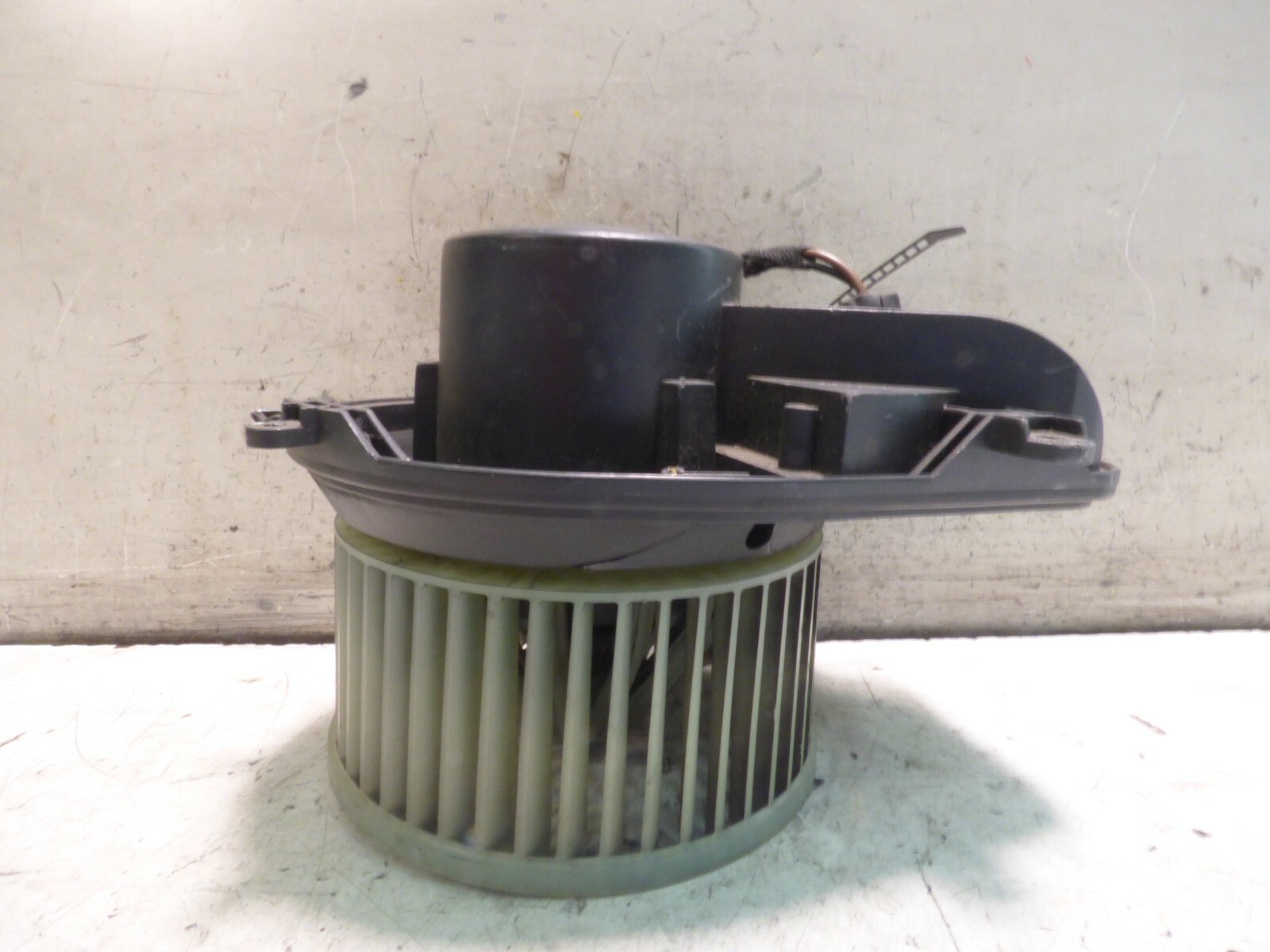 Ventola riscaldamento interno VOLKSWAGEN PASSAT 2000 8D1820021