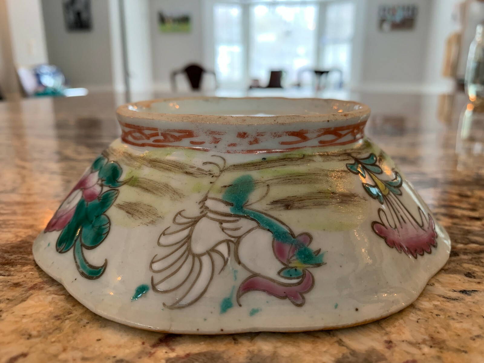 Charming 19th Century Chinese Porcelain Bowl in Famille Rose with Rooster