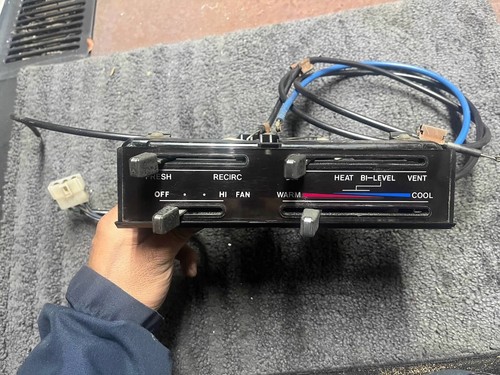 スピーカー・ウーファー celica 2001 Toyota Celica Speakers