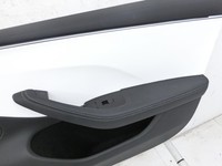 Tesla Model 3 LR Highland Türverkleidung Türpappe Rechts Vorne Tesla Model 3 LR Highland 16.01.2024 1776743-10-B... Vorschau 5