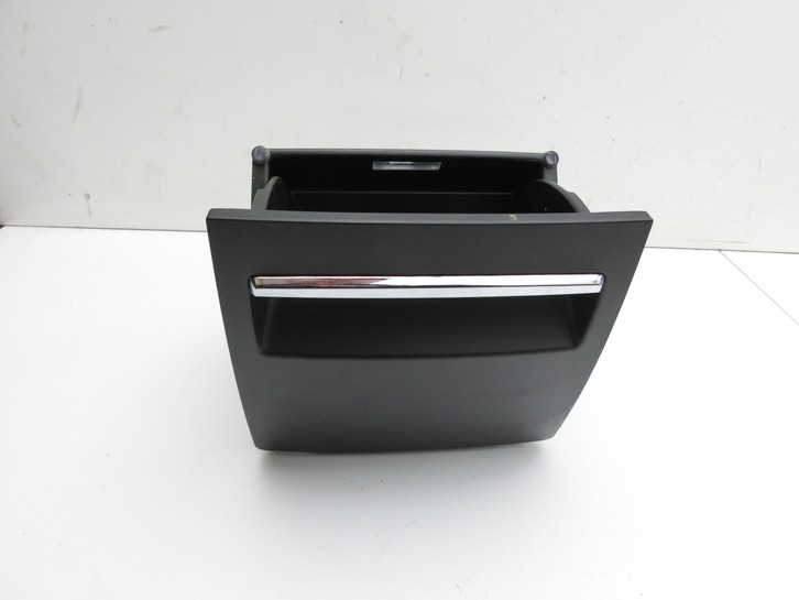 Skoda Superb 3T4 08-13 Lim Ablagefach Staufach Fach Skoda Superb 3T4 08-13 20.06.2008 3T0863284 gebraucht Vorschau 2