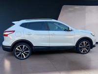 2014 Nissan Qashqai 1.6 dCi Tekna 5dr Xtronic HATCHBACK Diesel Automatic