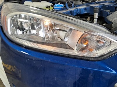 2015-2018 FORD FOCUS Right Headlamp halogen, chrome headlamp bezel, SE,