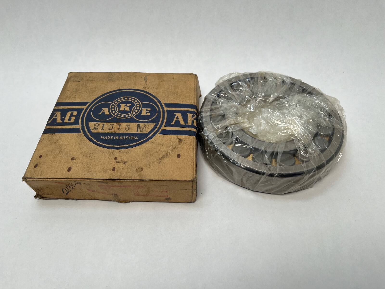 AKE 21313M Spherical Roller Bearing 60x140x33mm Straight Bore 21313 M MB 21313