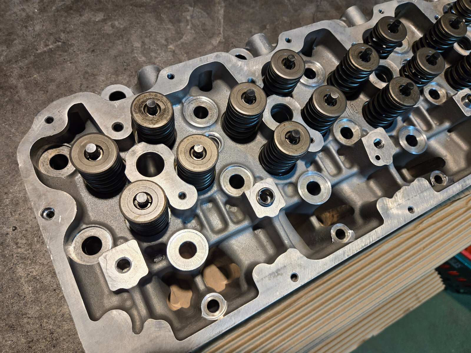 REMAN 11-16 2011-2016 LML DURAMAX 6.6L LH DRIVER SIDE CYLINDER HEAD - Picture 4 of 9