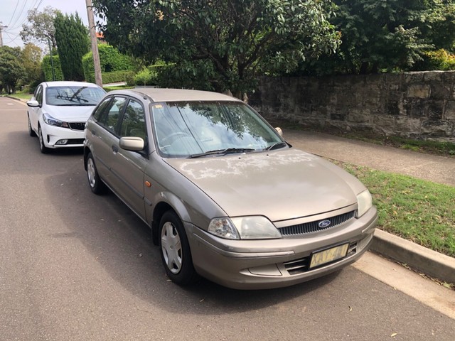 Ford laser 2001