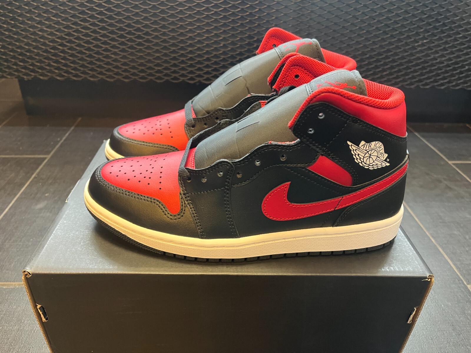 ナイキ エアジョーダン1 MID Bred DQ8426-067 26.5㎝ 2025年 1/17 発売】NIKE AIR JORDAN 1 MID “Bred/Black/Red