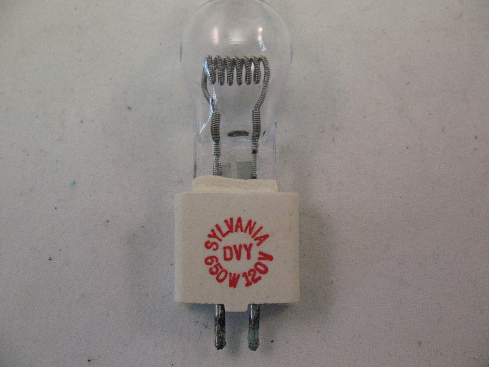 Sylvania DVY 650 WATT 120 VOLT Tungsten Lamp