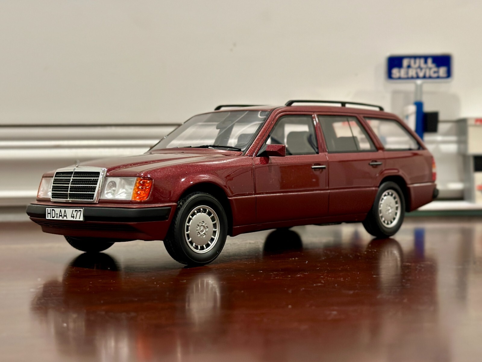BoS Models メルセデス・ベンツ S124 300TE レッド 1/18 Bos Models Mercedes Benz W124 300Te Red 1/18 | eBay