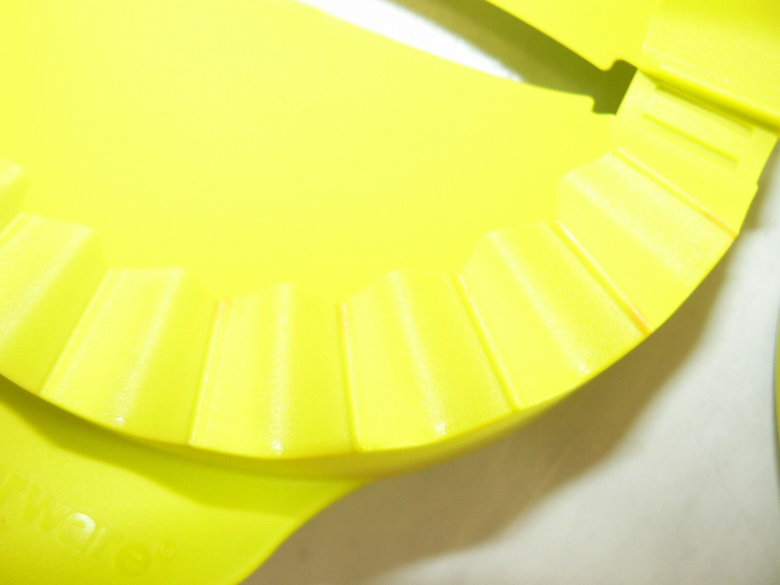 Set of 2 TUPPERWARE Empanada Maker Pie Press Calzone Lime Green W Instructions