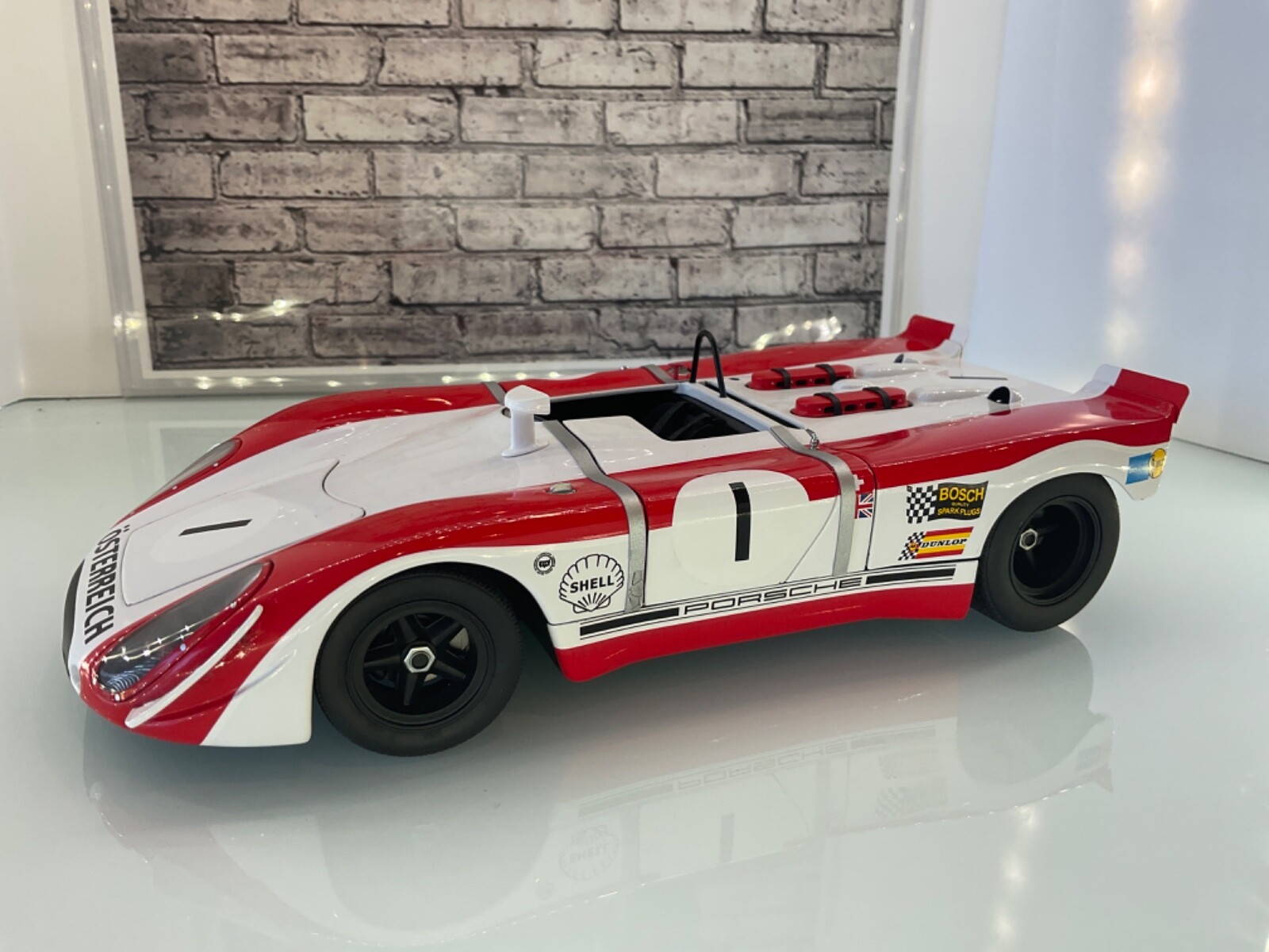 1:18 AUTO ART PORSCHE 908/2 SHELL #1 RED/WHITE ON BLACK -AMZ 1:18 AUTO ART PORSCHE 908/2 SHELL #1 RED/WHITE ON BLACK -AMZ