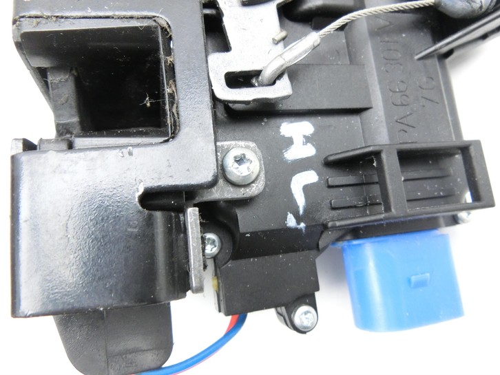 VW Touran 1T3 10-15 Türschloss Links Hinten VW Touran 1T3 10-15 19.12.2012 7L0839015D 7L0839015H gebraucht Vorschau 6