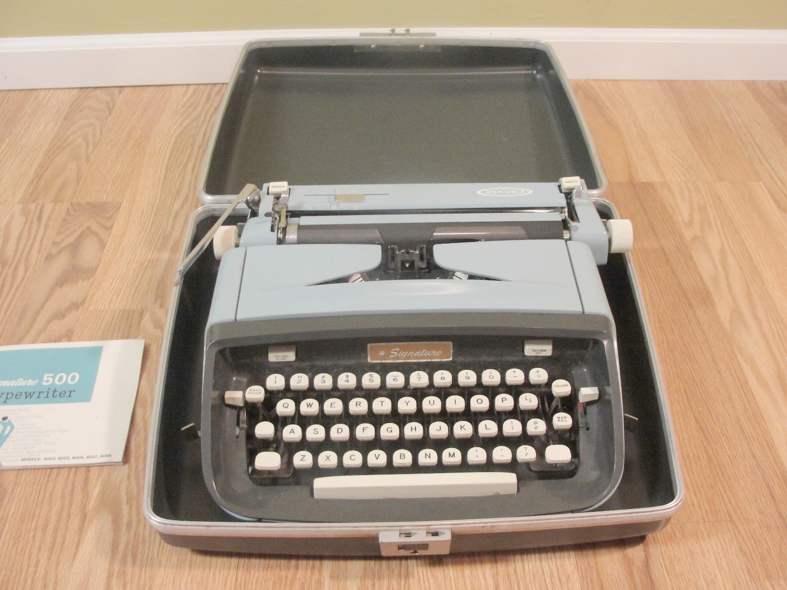 新品タグ付 MADISONBLUE B.D. SH TYPEWRITER VTG Signature 500 Manual Portable Typewriter MONTGOMERY WARD