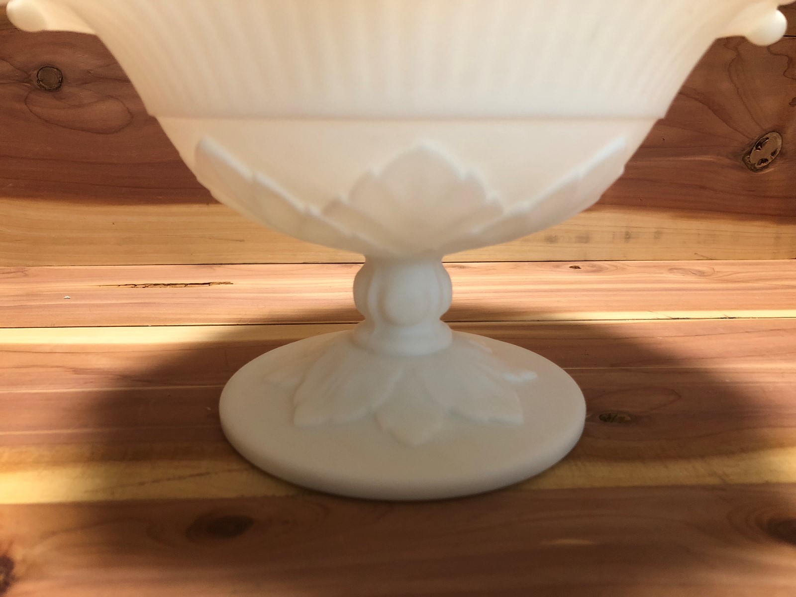 Imperial Glass  Co.  Beautiful Large Epergene leaf design footed pre-owned