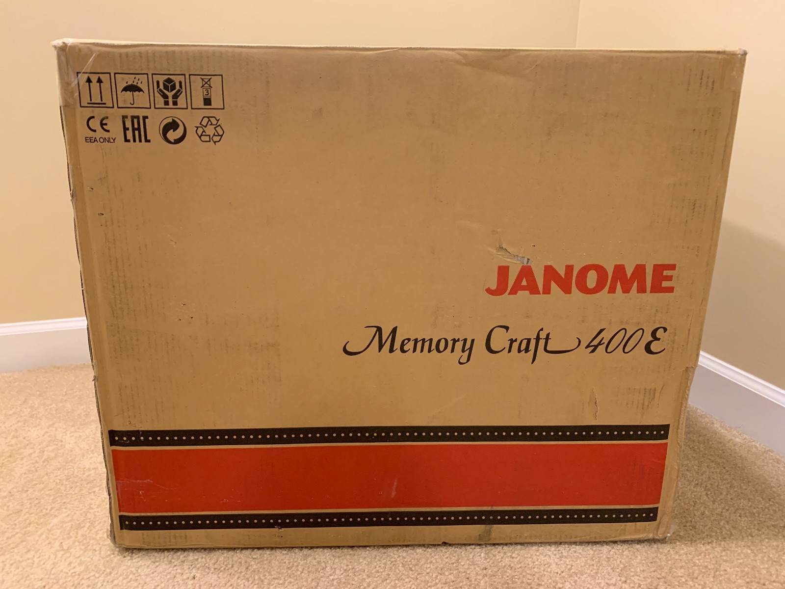 Janome Memory Craft 400E Embroidery Machine w/13 Bonus Kit