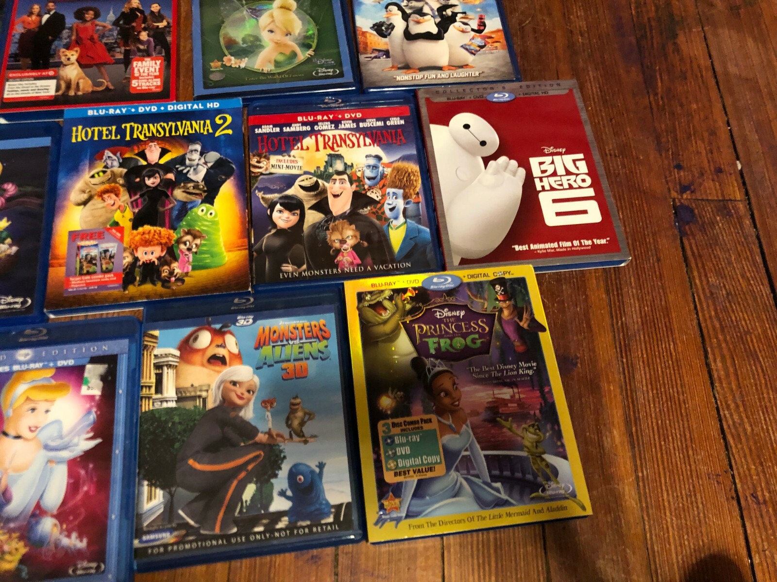 Lot of 13 Disney / Family Blu Ray movies - in cases
