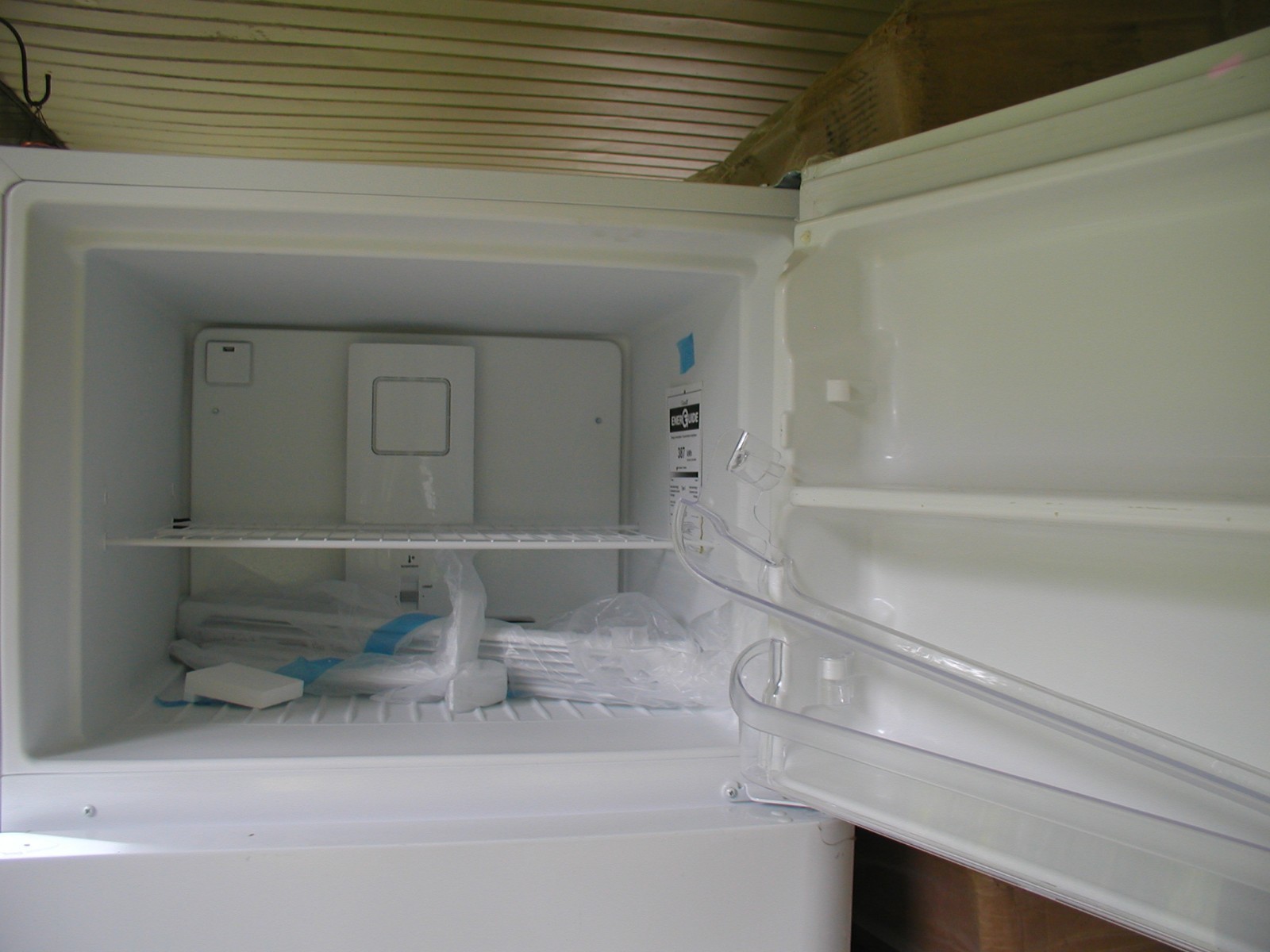 Frigidaire Top Mount Refrigerator,  White, FFHT2032tp1