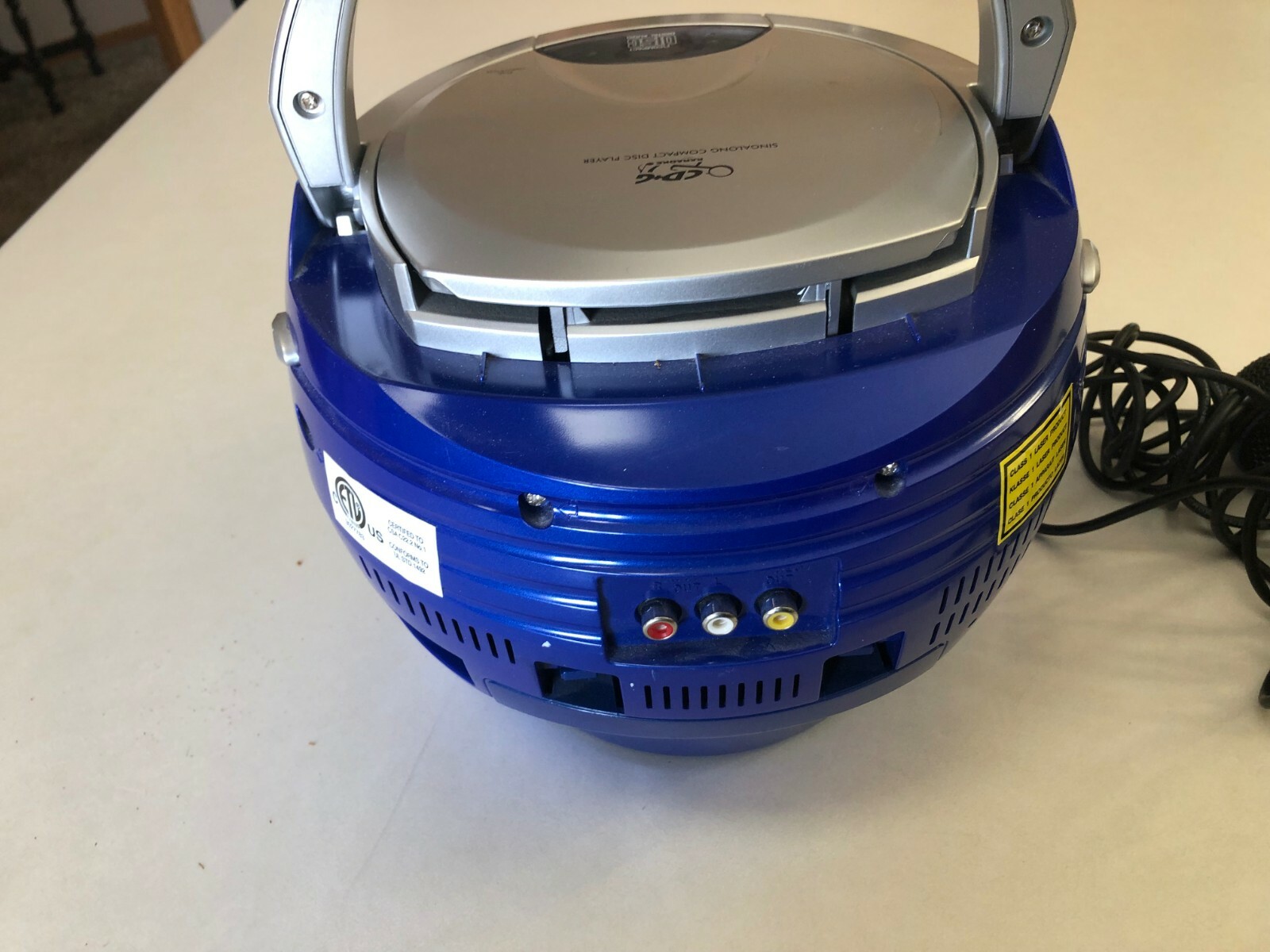 GPX Karaoke Party Machine CD & CD + G Disc Player Mic