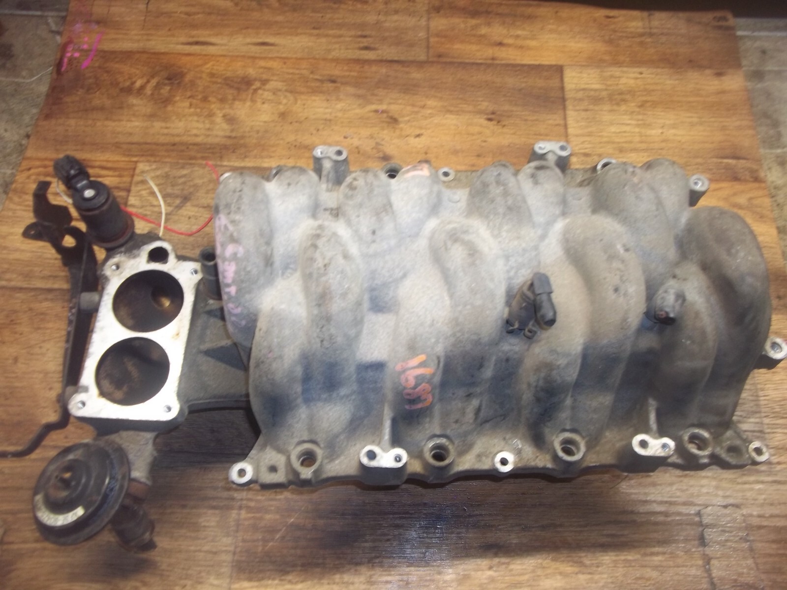 2000-2002 LINCOLN CONTINENTAL 4.6L DOHC Upper Intake 2000-2002 LINCOLN CONTINENTAL 4.6L DOHC Upper Intake