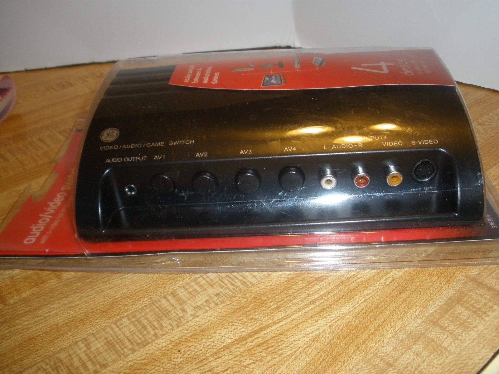 General Electric Audio/Video Game Switch with S-Video for 4 Devices