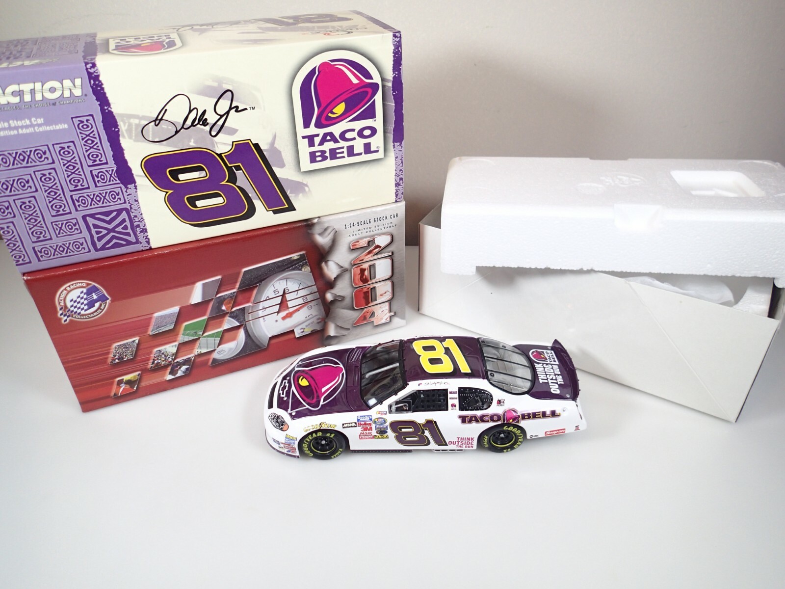 人気商品ランキング TACO #81 2004 Action 1:24 BELL Dale Chevy Series Busch ミニカー
